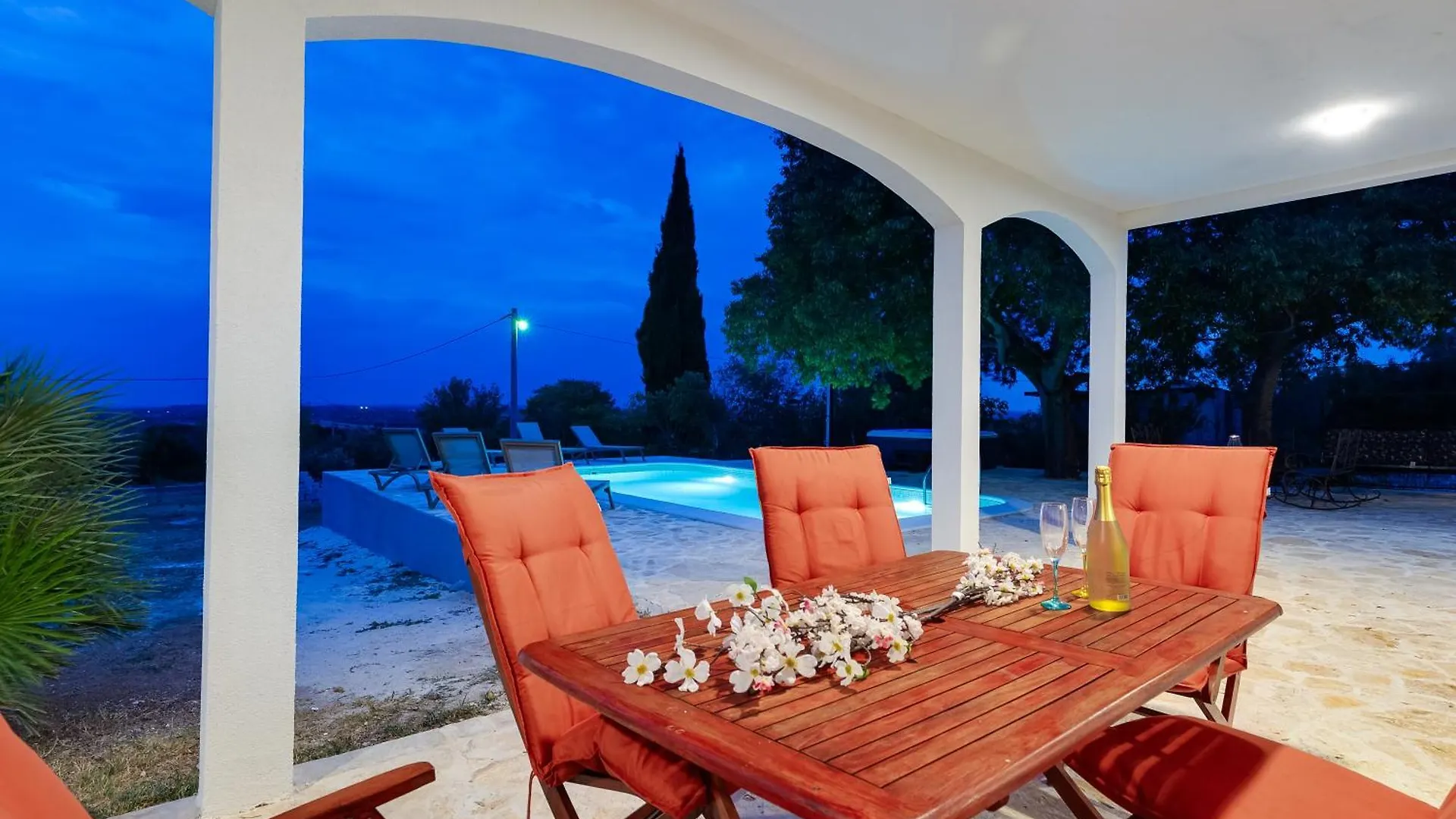 Villa Agape - Heated Pool Rastevic